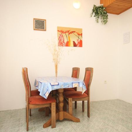Apartments By The Sea Kali, Ugljan - 8202 Rum bild
